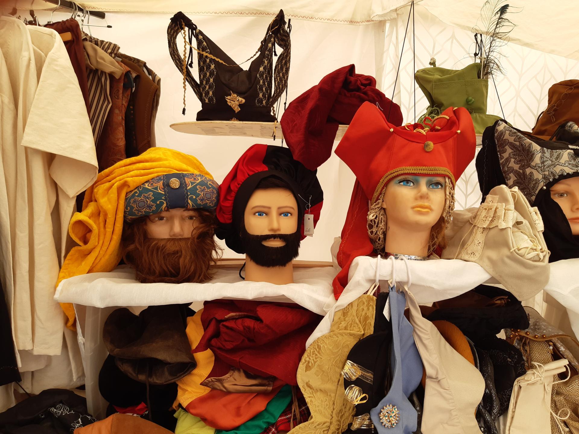 Coiffes et chapeaux